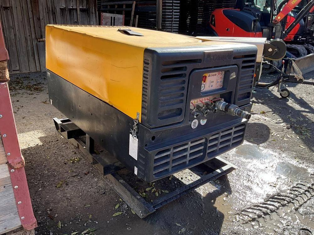 2015 CompAir DLT0704 air compressor