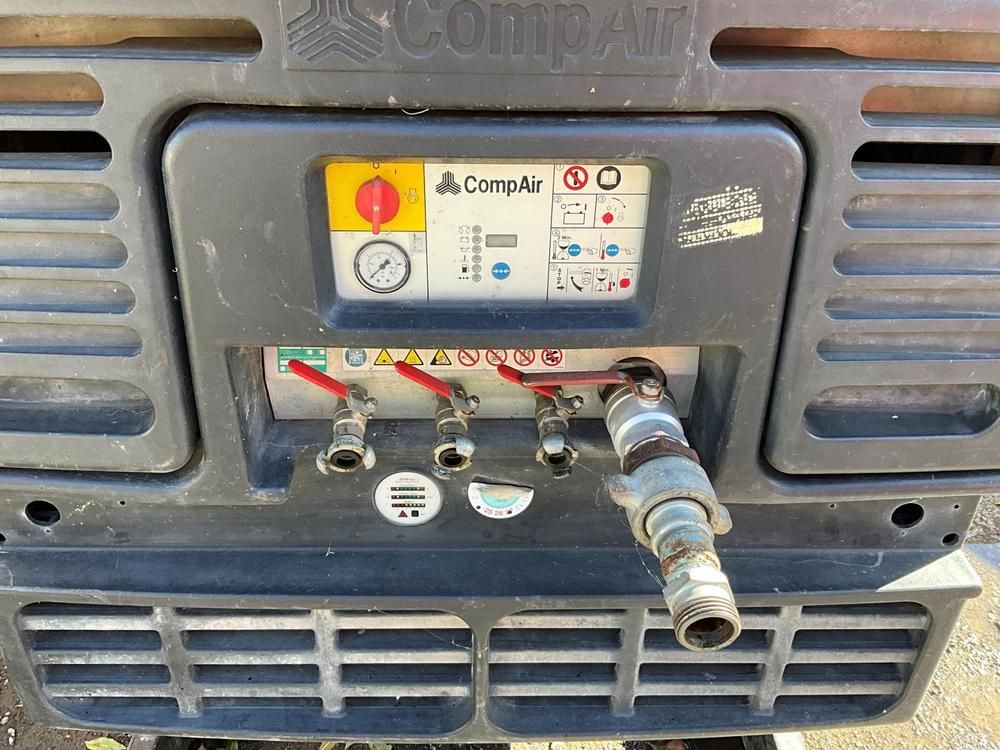 2015 CompAir DLT0704 air compressor