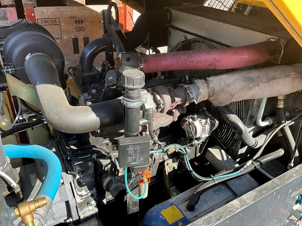 2015 CompAir DLT0704 air compressor