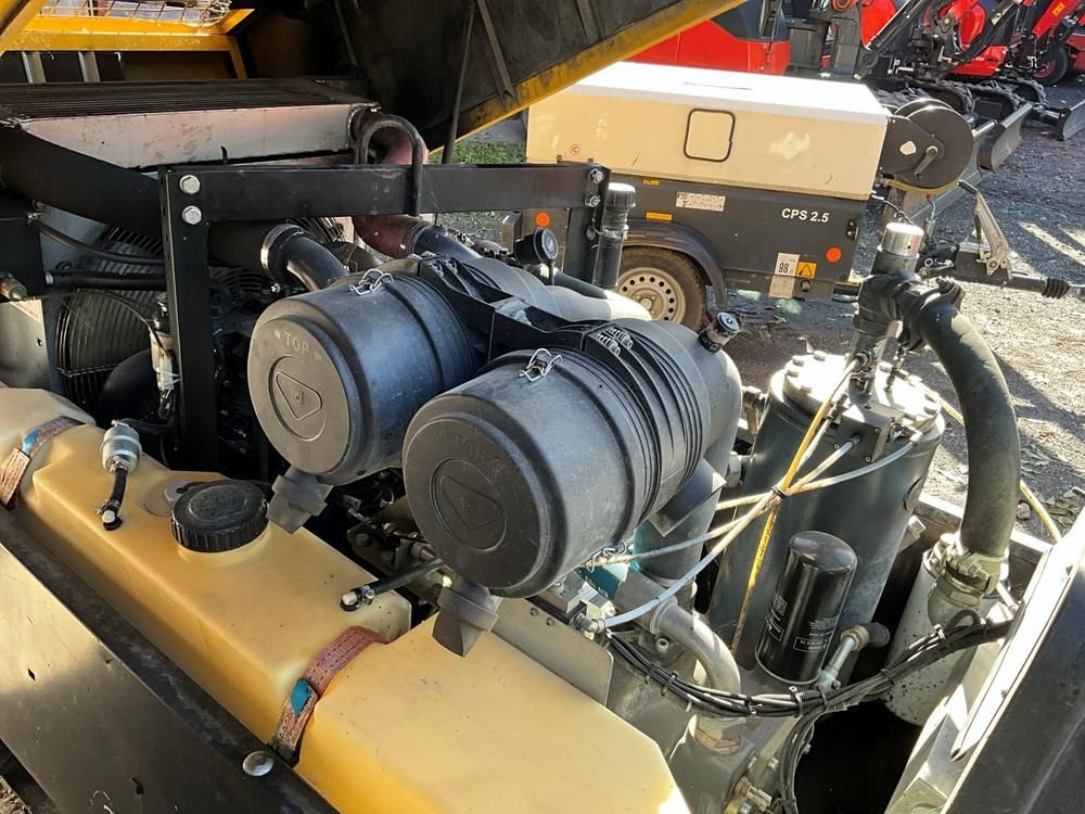 2015 CompAir DLT0704 air compressor
