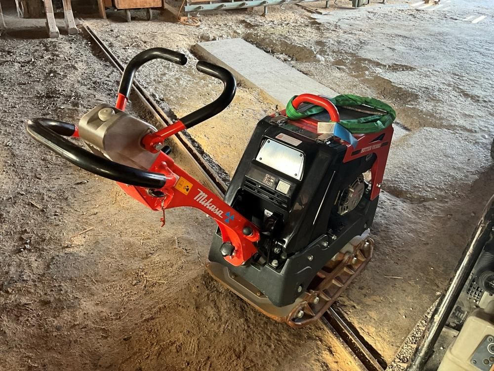 2022 Mikasa MVH-308DSZ Plate compactor