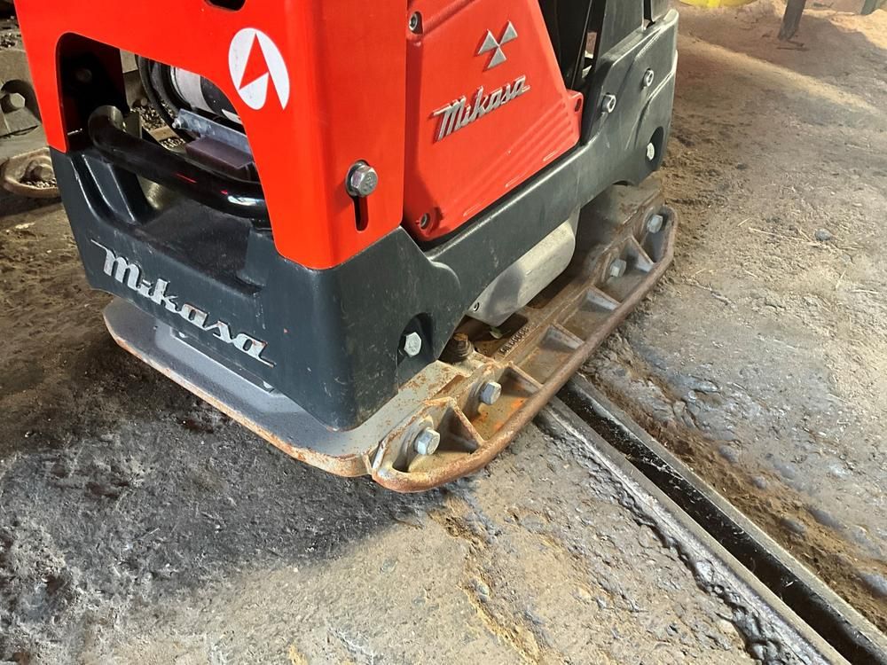 2022 Mikasa MVH-308DSZ Plate compactor