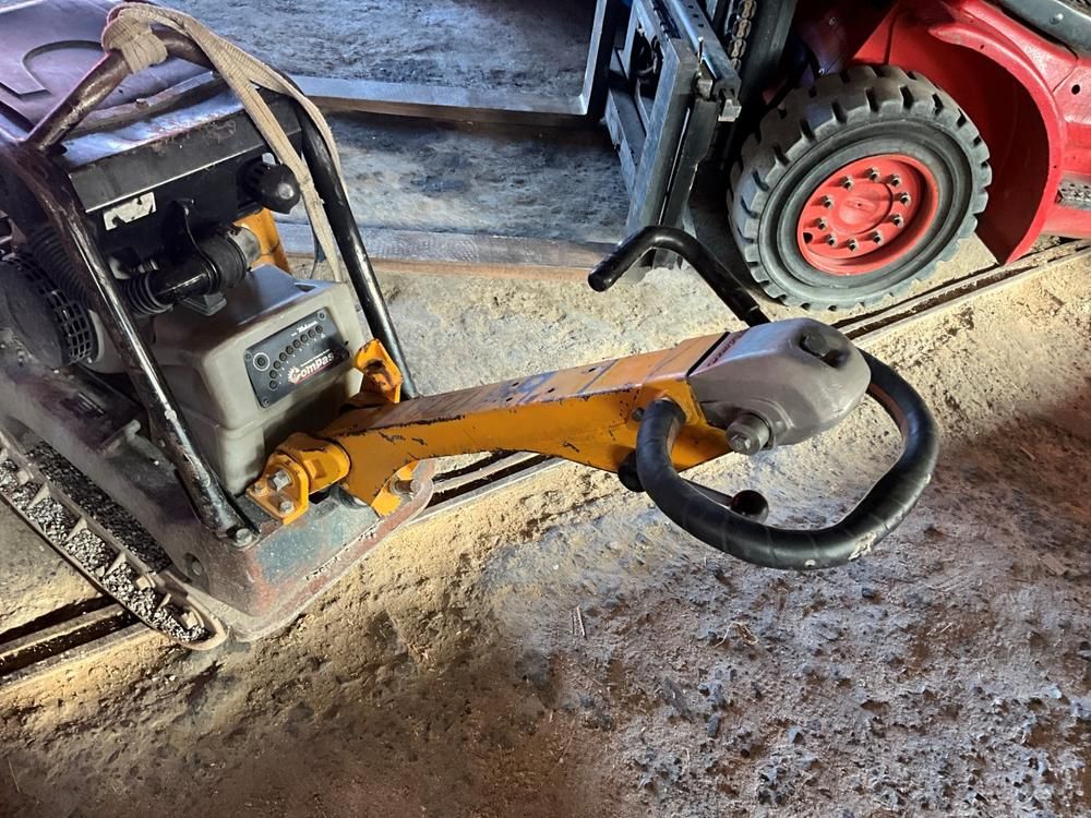 2018 Mikasa MVH-406DSE-PAS Plate compactor