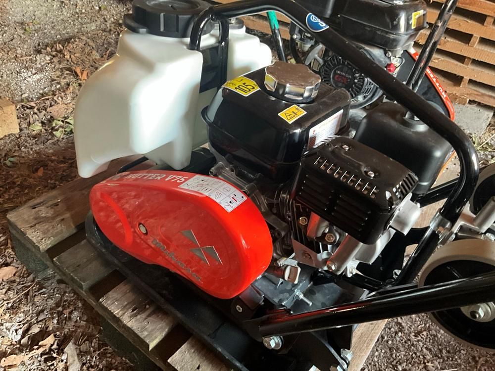 2022 Mikasa MVC-F60H VAS Plate compactor