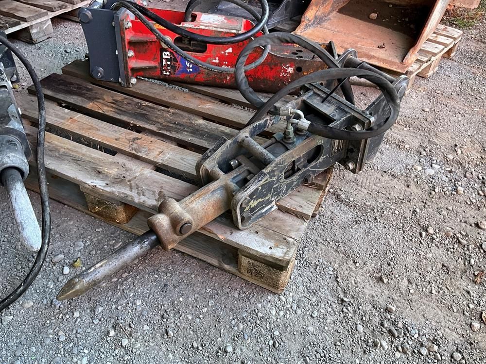 Hutter Baumaschinen AG H50-2 hydraulic breaker