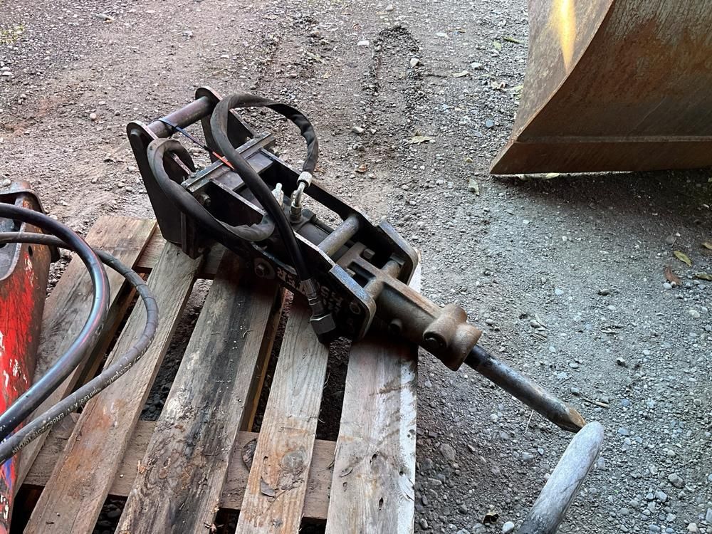 Hutter Baumaschinen AG H50-2 hydraulic breaker