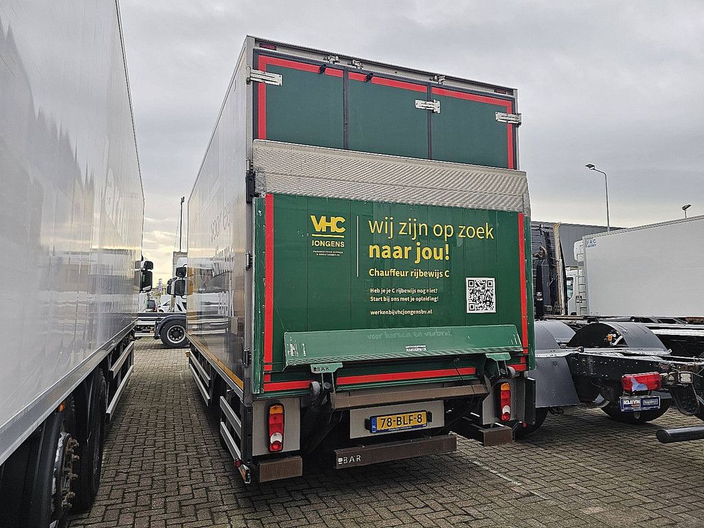 DAF LF 210 carrier