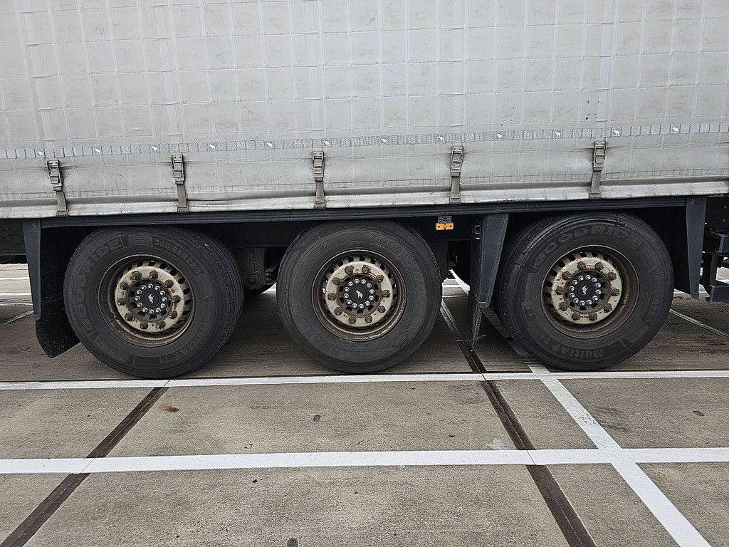 SCHMITZ SCB*S3T MOT 2/27 | 3 AXLES | SLIDING ROOF