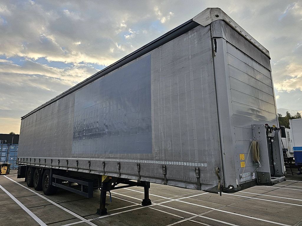 SCHMITZ SCB*S3T MOT 2/27 | 3 AXLES | SLIDING ROOF