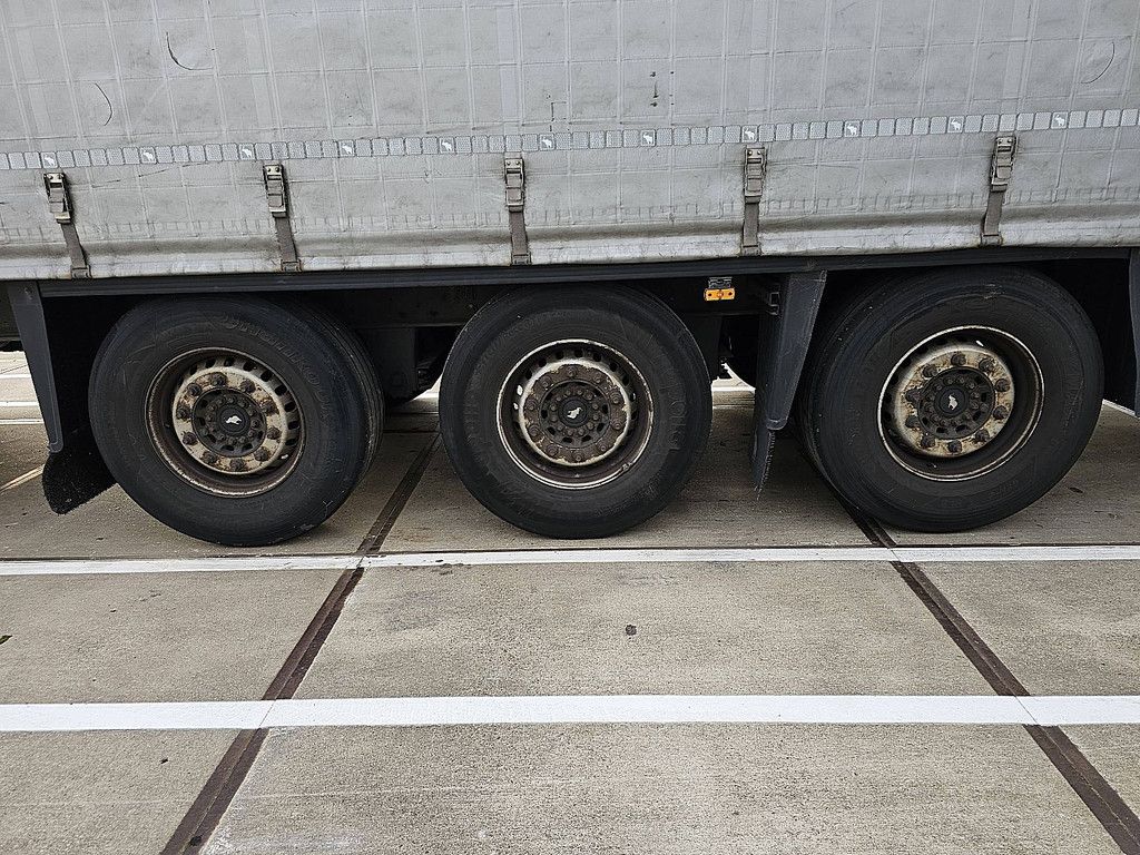 SCHMITZ SCB*S3T MOT 2/27 | 3 AXLES | SLIDING ROOF