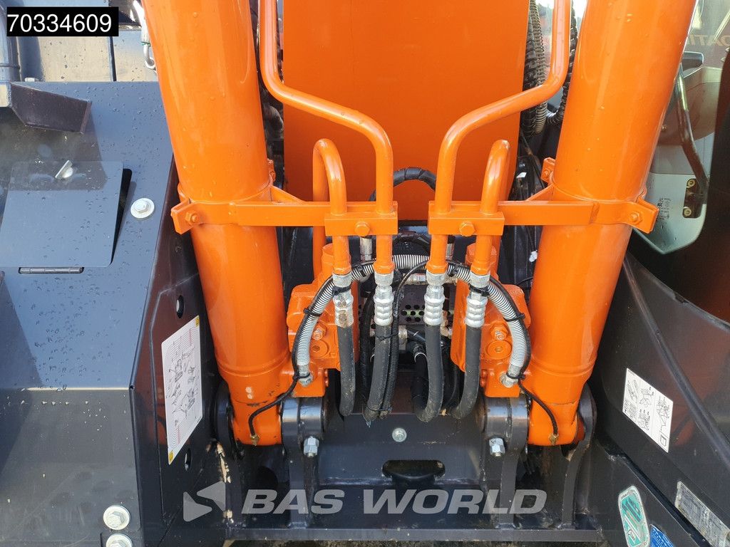 Hitachi ZX135 US-6 Blade - First Owner