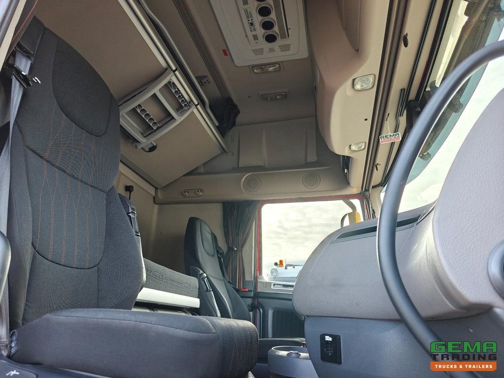 DAF XF 450 FA 4x2 SuperSpacecab Euro6C - Curtain-sided Box 6m - Aluminium Sideboards - Towing Hook - Stand-alone Air Conditioning - SmartTachoV2