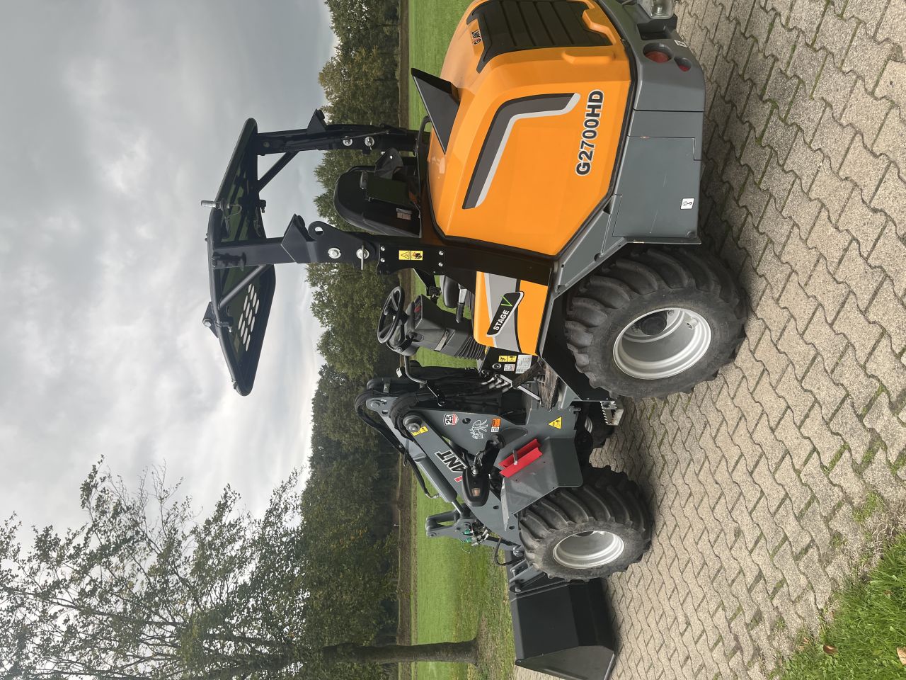 Giant 2700 HD shovel - 2022 - 550 uur