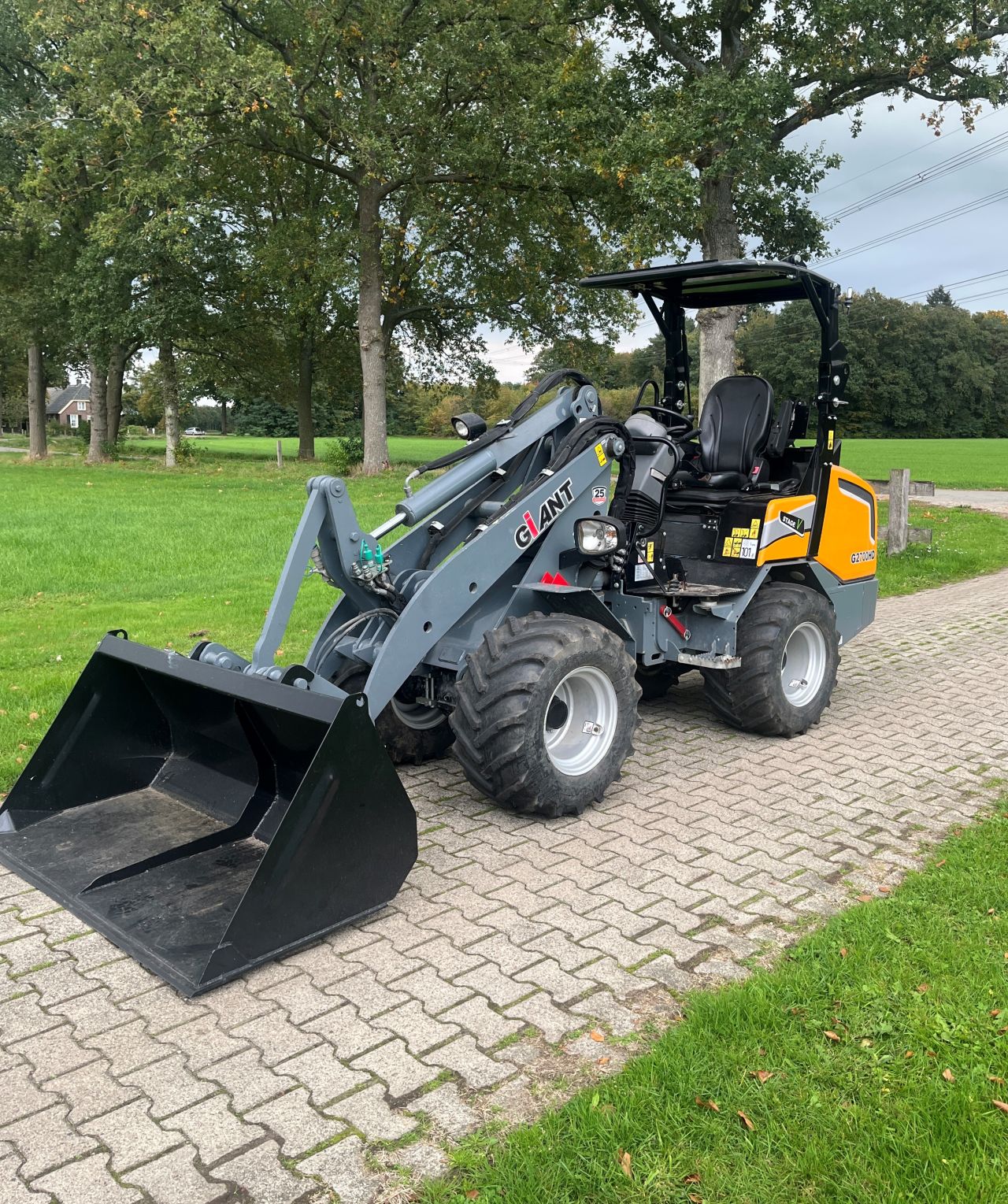 Giant 2700 HD shovel - 2022 - 550 uur
