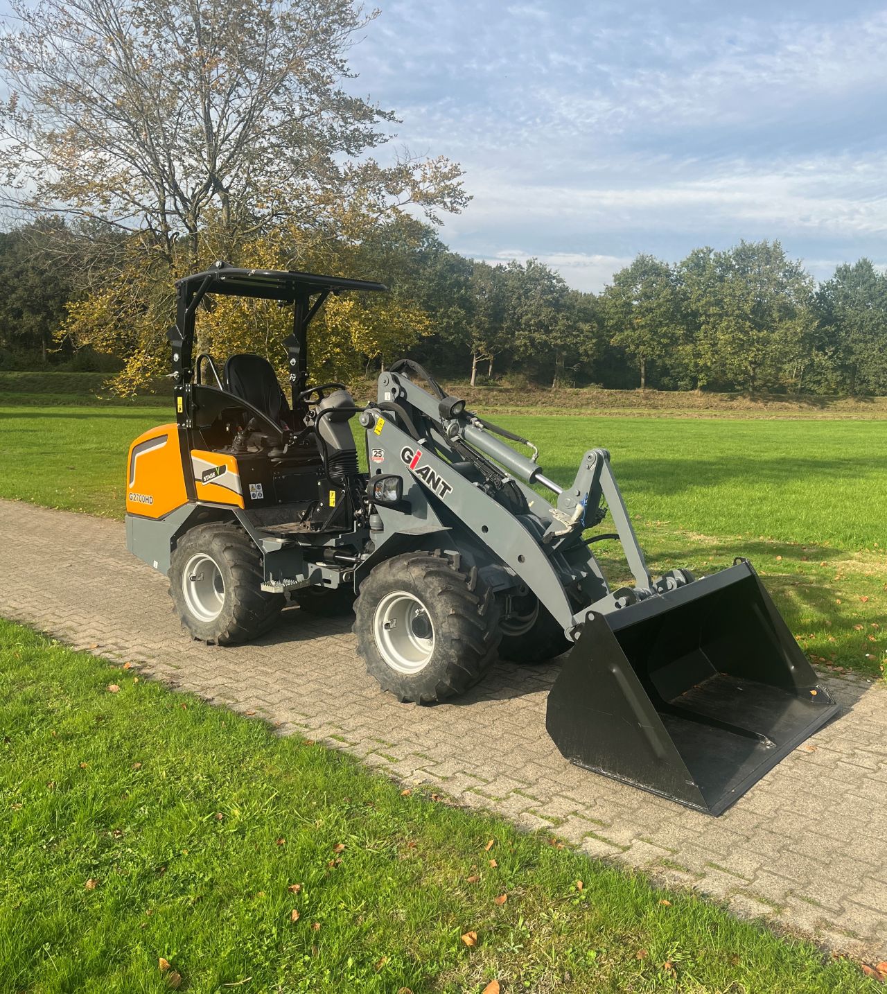 Giant 2700 HD shovel - 2022 - 550 uur