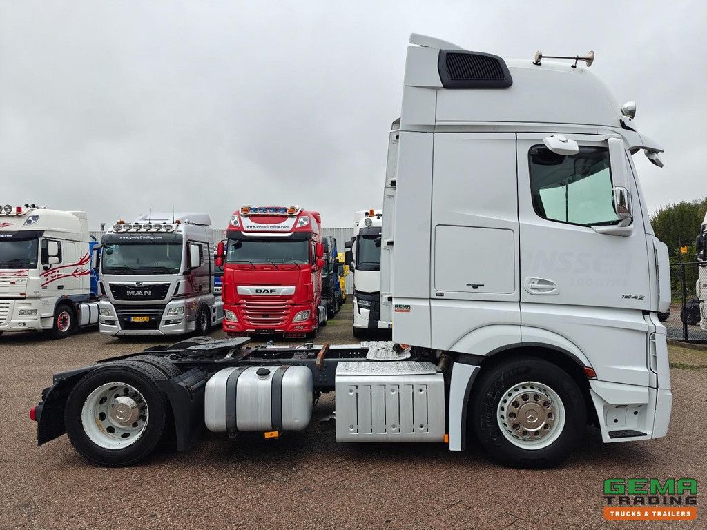 Mercedes-Benz Actros 1842 4x2 GigaSpace Euro6A - 13L Engine - Mega - Double Tank - NL truck