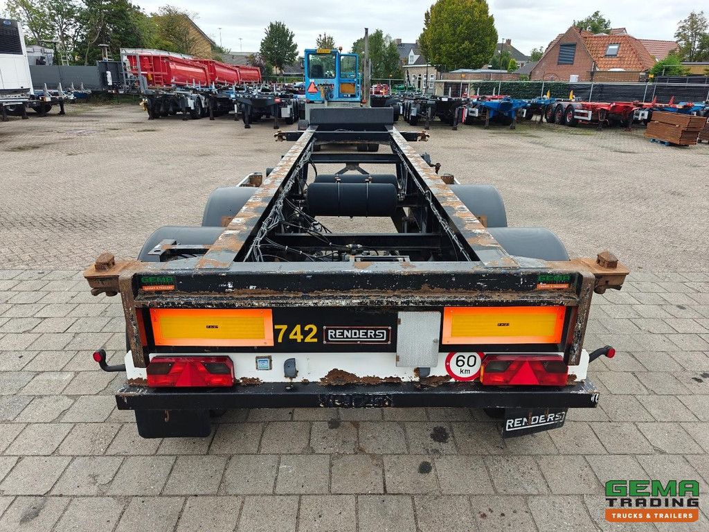 Renders EURO 700 20FT - 3040KG - 2 Mercedes Axles Disc Brakes