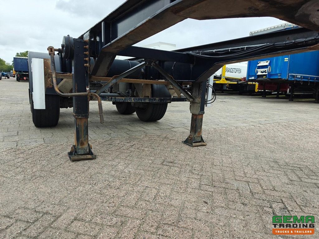 Renders EURO 700 20FT - 3040KG - 2 Mercedes Axles Disc Brakes
