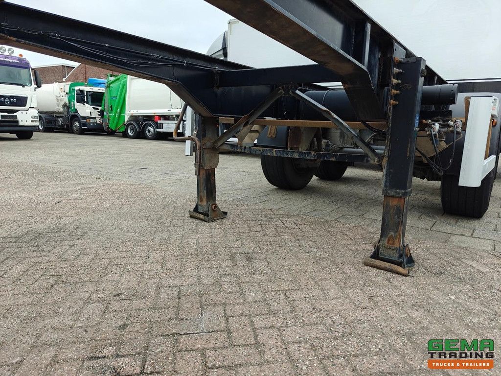 Renders EURO 700 20FT - 3040KG - 2 Mercedes Axles Disc Brakes
