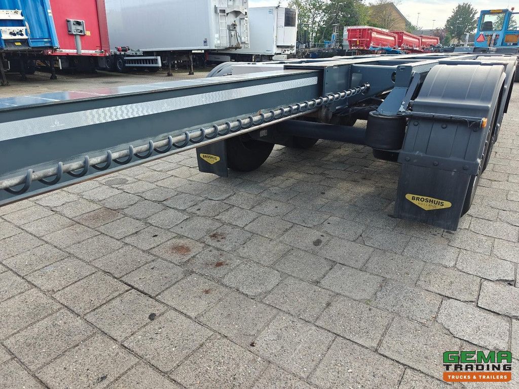 Broshuis 3UCC-39/45 MFCC All Types of Containers - Lift Axle - SAF Disc Brake - 03/2027 MOT
