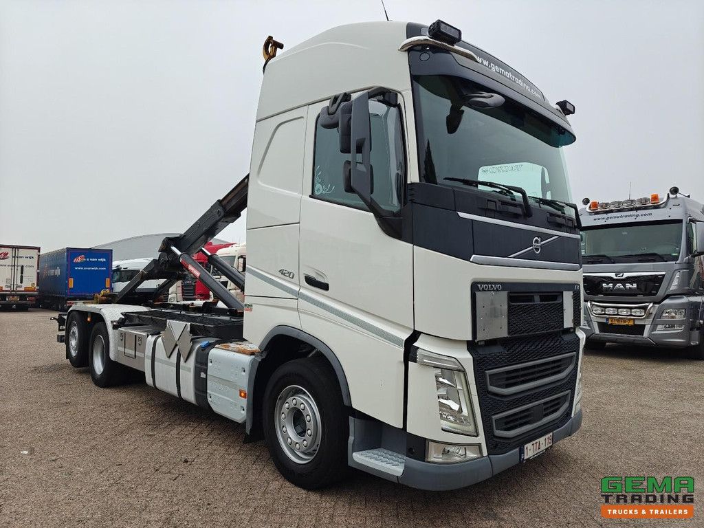 Volvo FH420 6x2/4 GlobeTrotter Euro6 - Hiab 21T Hooklift System - Full Air - Lift/Steering Axle - SmartTacho V2 - 02/2027 MOT