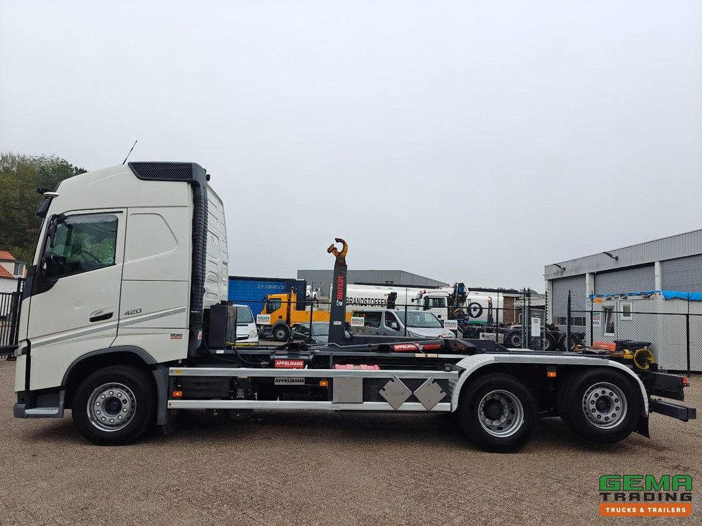 Volvo FH420 6x2/4 GlobeTrotter Euro6 - Hiab 21T Hooklift System - Full Air - Lift/Steering Axle - SmartTacho V2 - 02/2027 MOT
