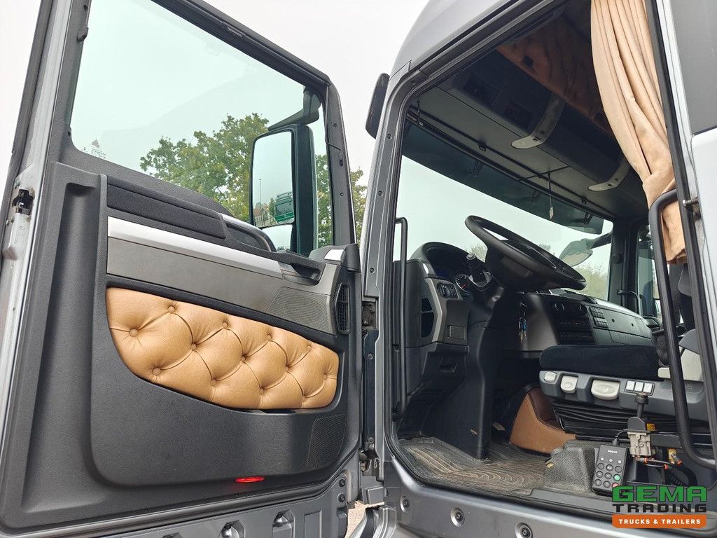 MAN TGX 26.480 6x2/4 XLX Euro6B - Hydraulics - Sliding fifth wheel - Nato - Navigation