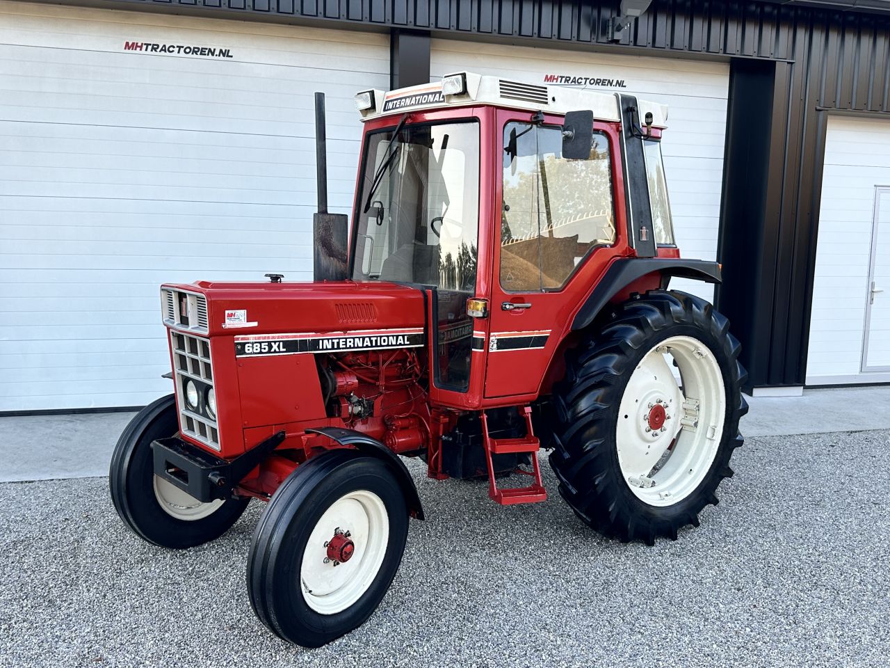 Internationale 685 xl