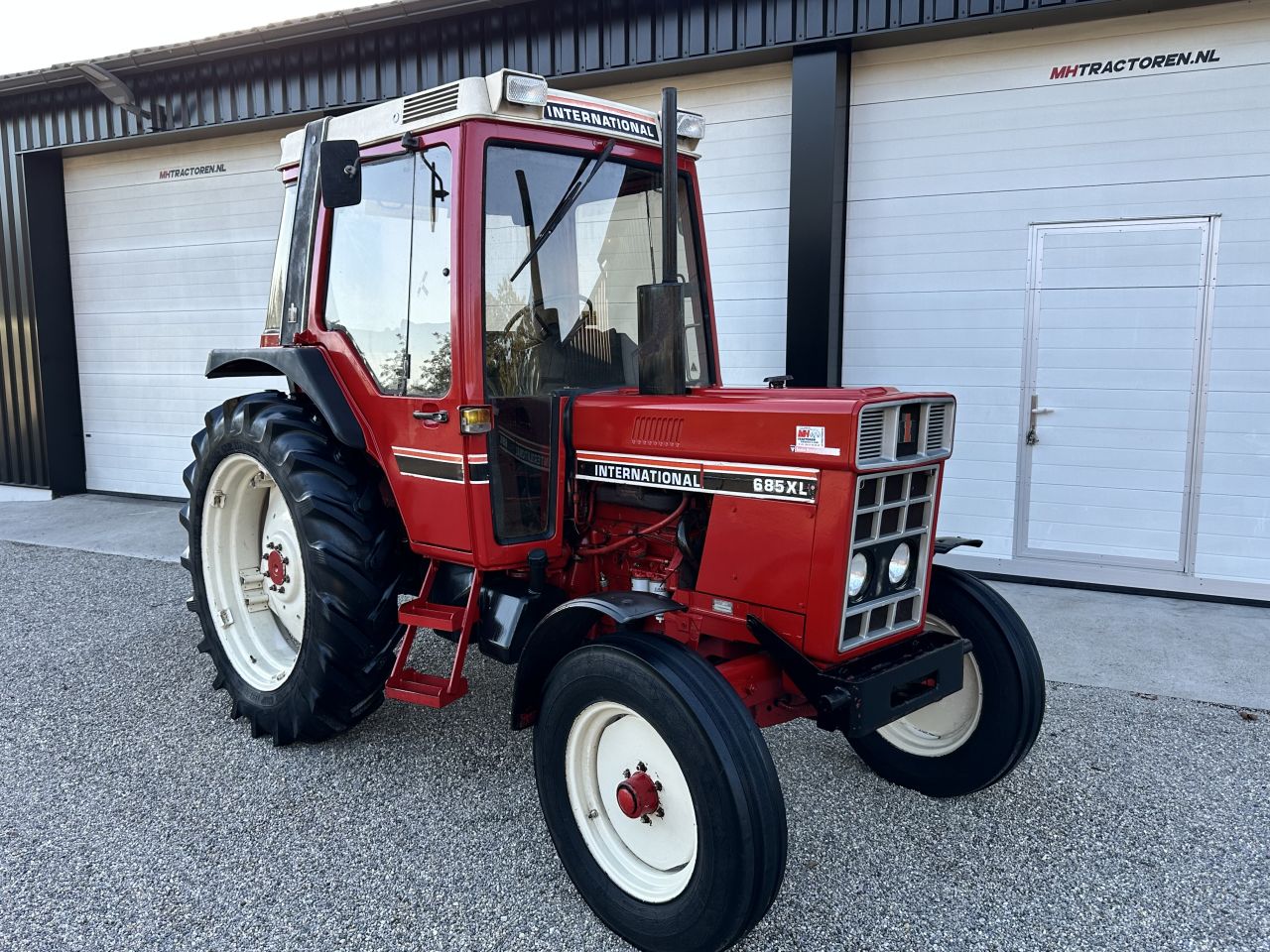 Internationale 685 xl
