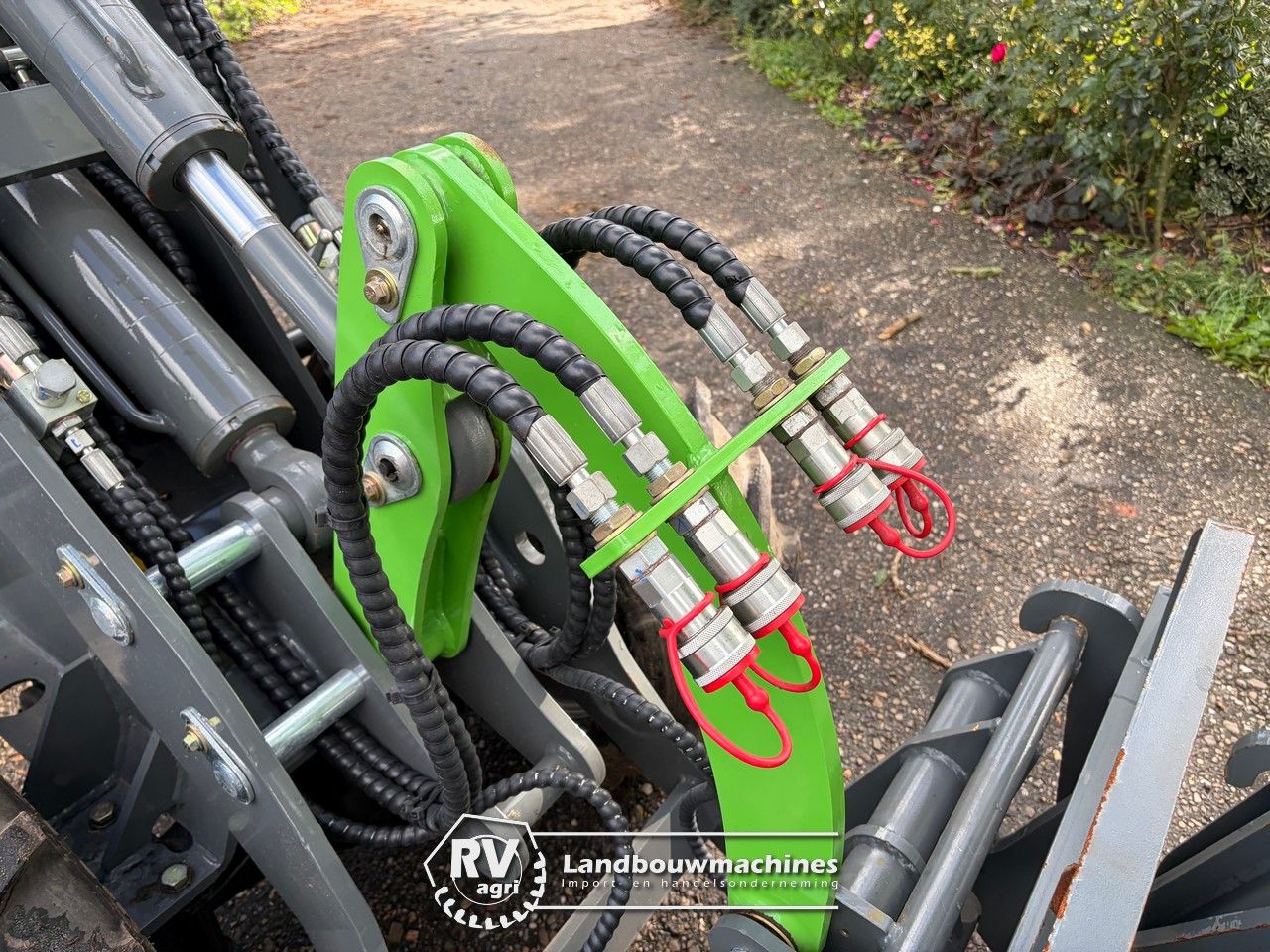 WCM L2110E elektrische shovel SLECHTS 10 DRAAIUREN!