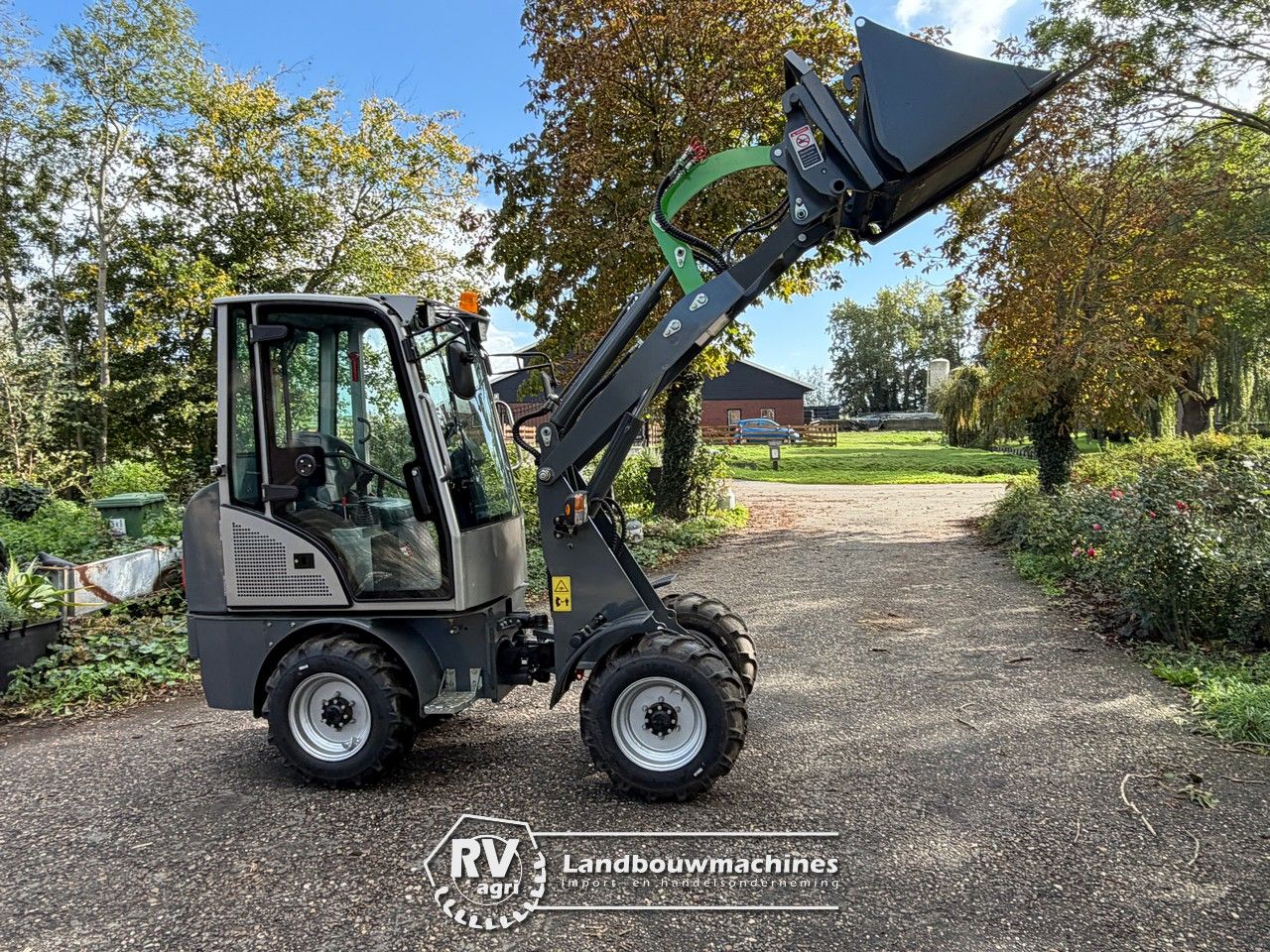 WCM L2110E elektrische shovel SLECHTS 10 DRAAIUREN!