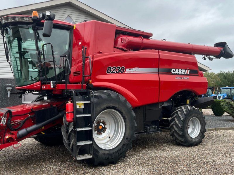 Case IH Axial Flow 8230 Med 2 sideknive