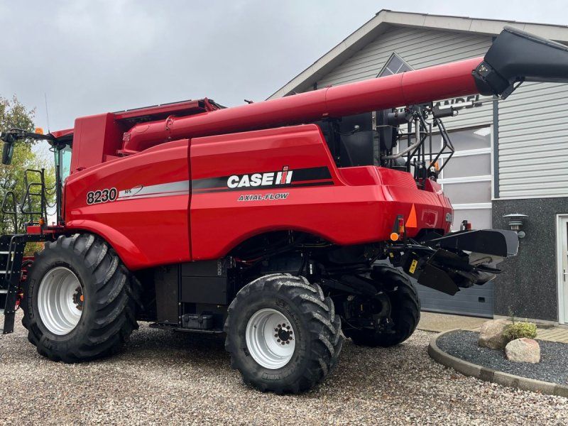Case IH Axial Flow 8230 Med 2 sideknive