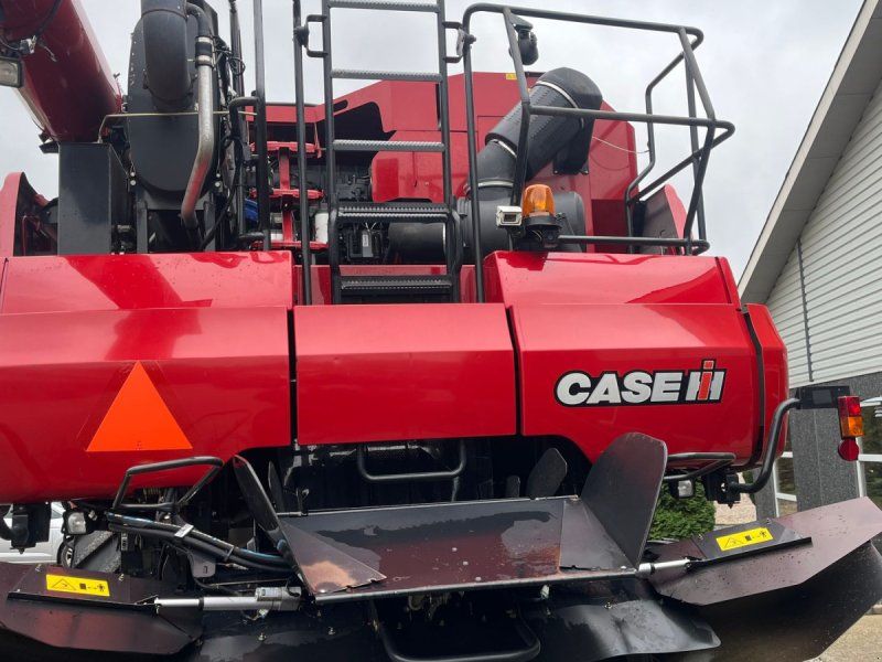 Case IH Axial Flow 8230 Med 2 sideknive