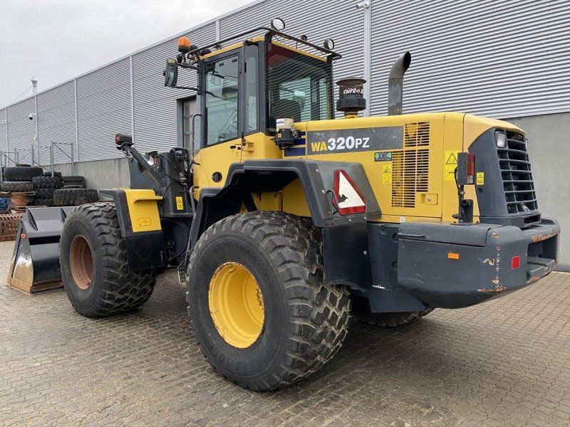 Komatsu WA320PZ