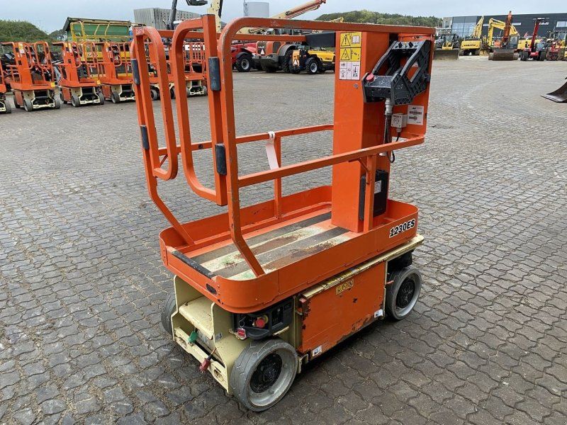 JLG 1230ES