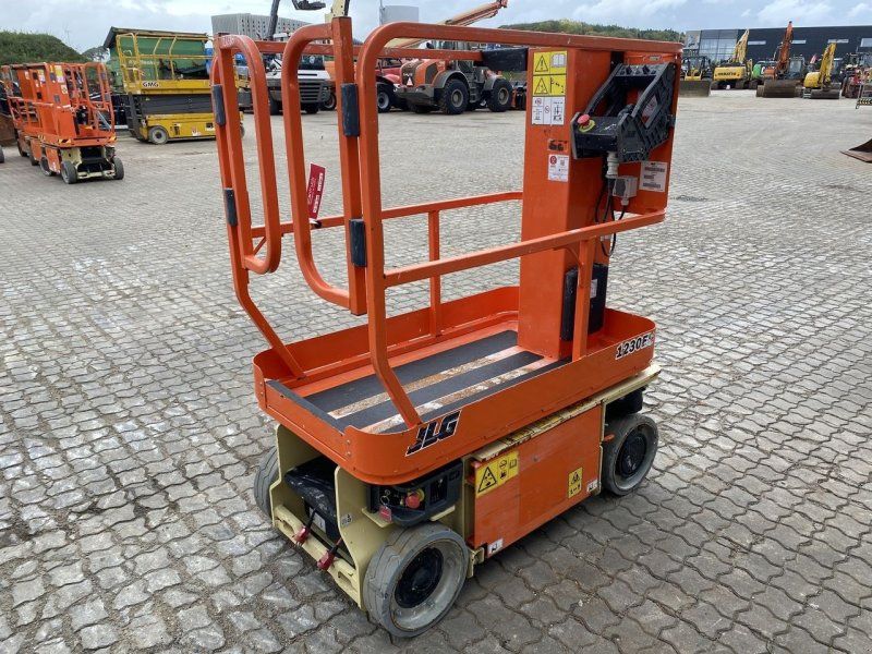 JLG 1230ES