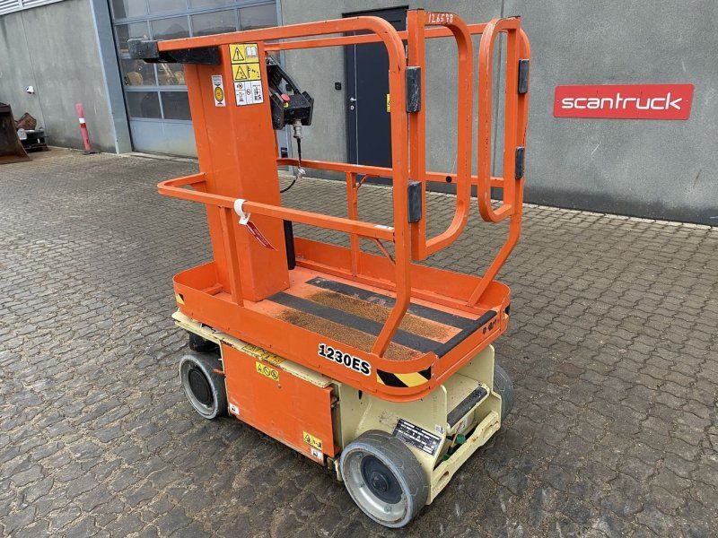 JLG 1230ES