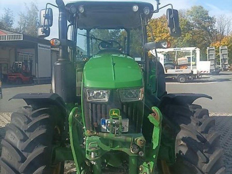 John Deere 5115m