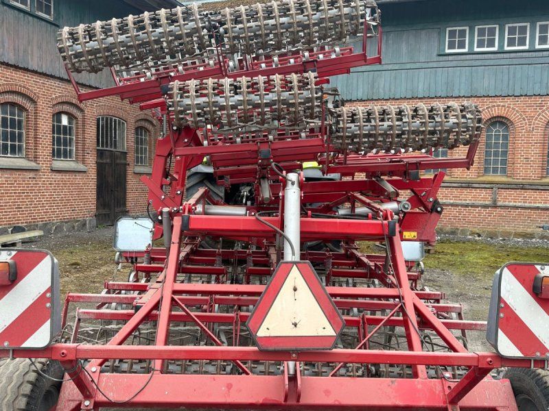Kongskilde 7 meter germinator med CROSKILL tromle bagerst. Velnet til roe