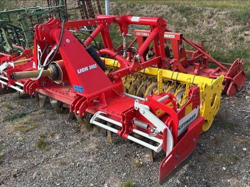 Pöttinger LION 3002