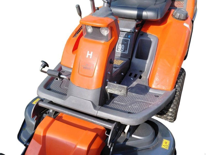 Husqvarna R 216T AWD