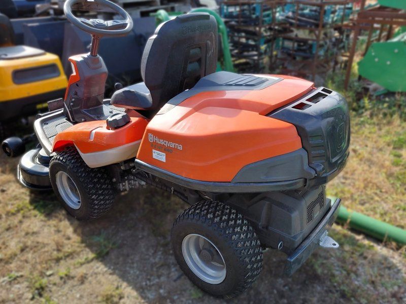 Husqvarna R 216T AWD
