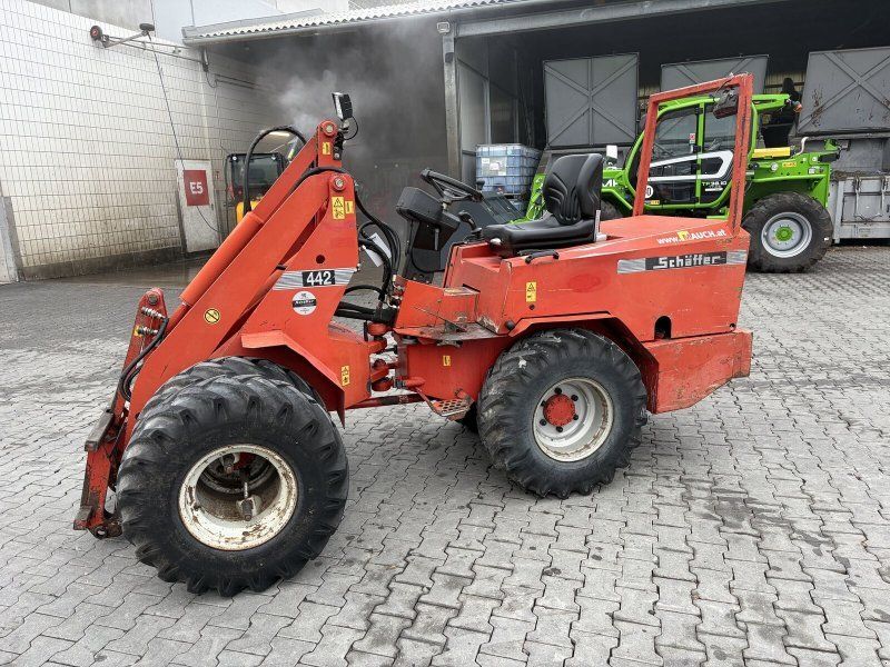 Schäffer 442 mit 4 Zylinder Motor