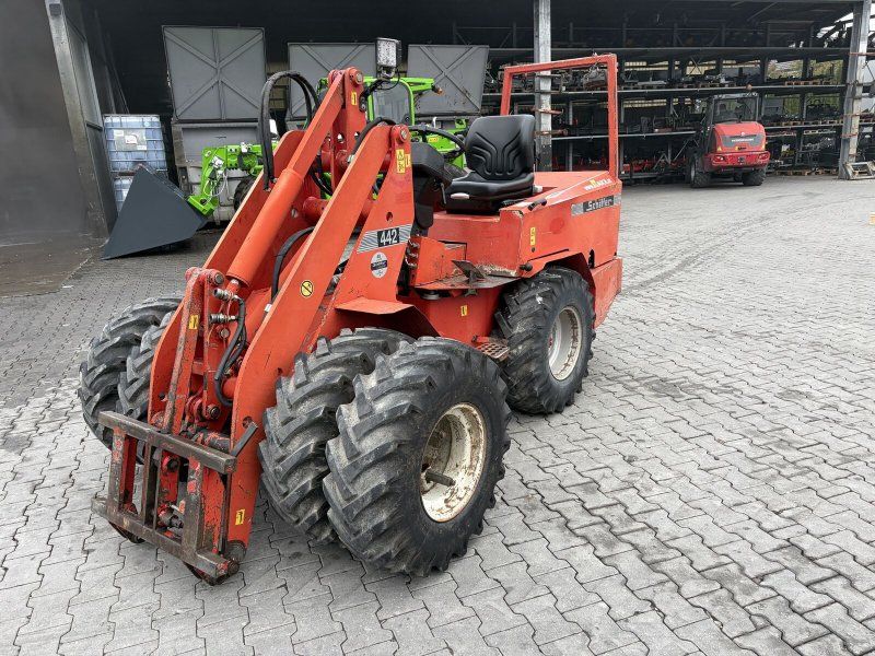Schäffer 442 mit 4 Zylinder Motor