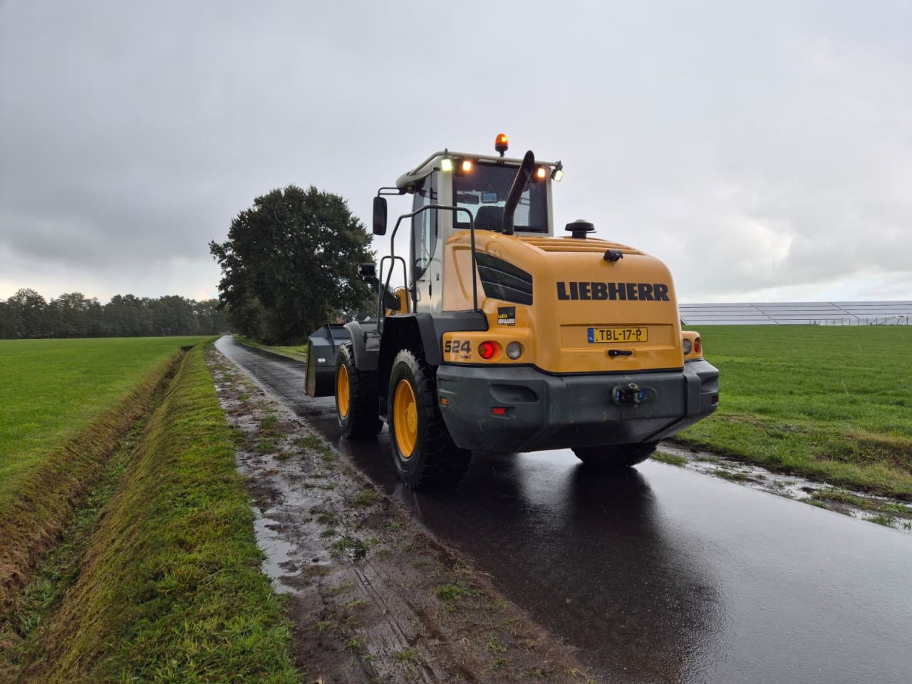 Liebherr L 524 Shovel / wiellader