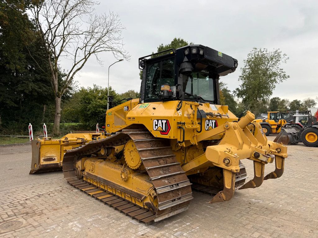 Caterpillar D5