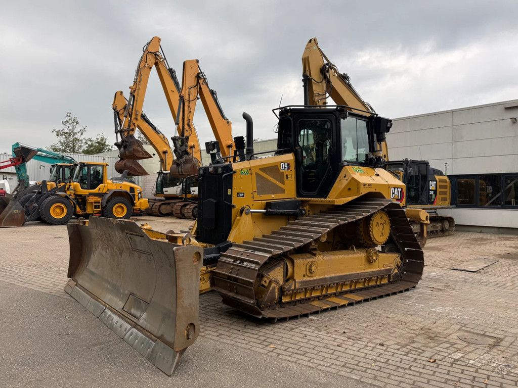 Caterpillar D5