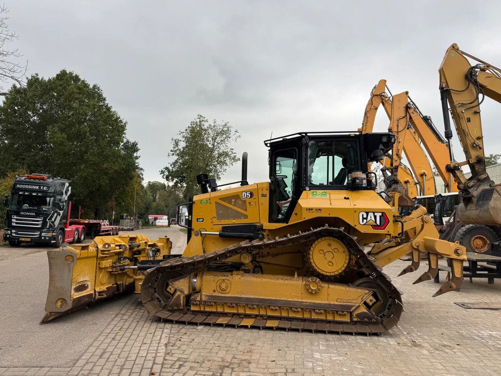 Caterpillar D5