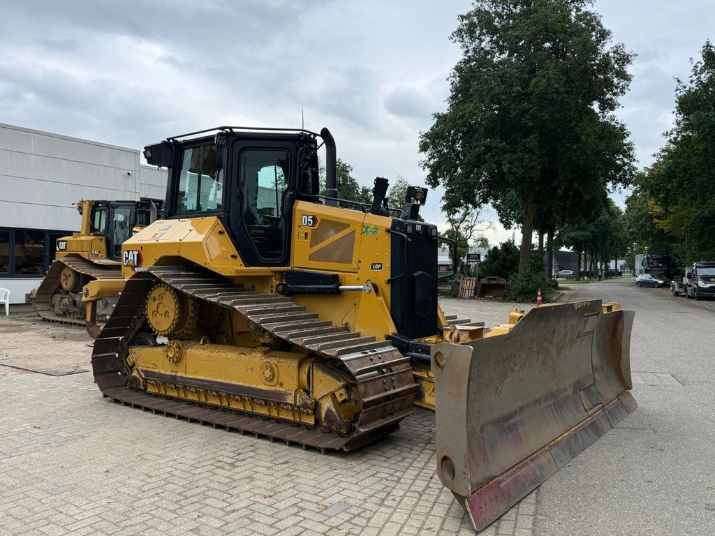 Caterpillar D5